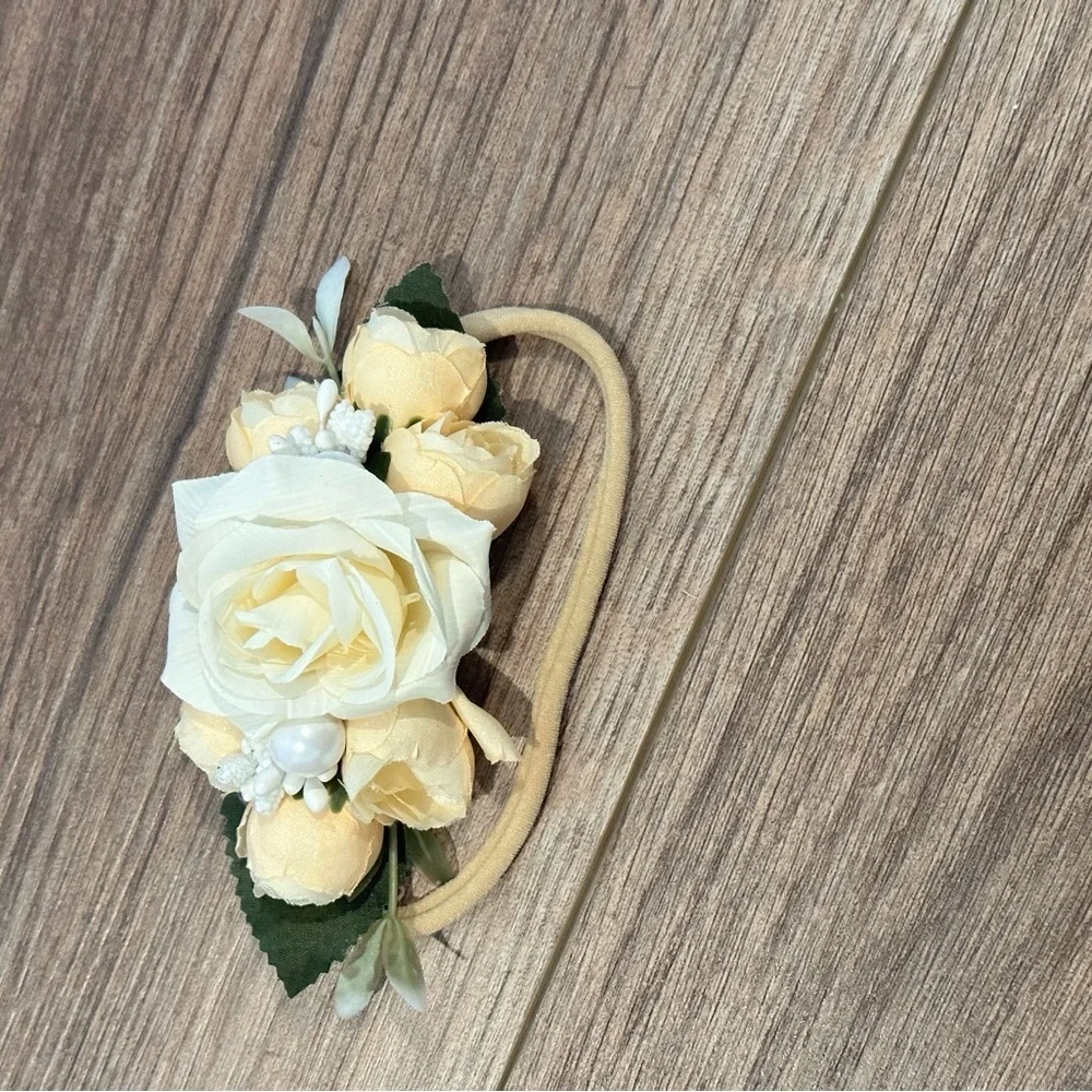 New in box baby girl 3 floral headbands